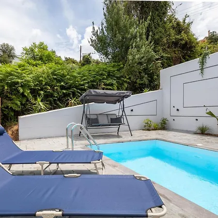 Summer Stories Pool Potamós