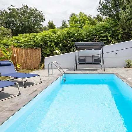 Villa Summer Stories Pool