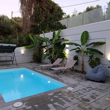 Villa Summer Stories Pool